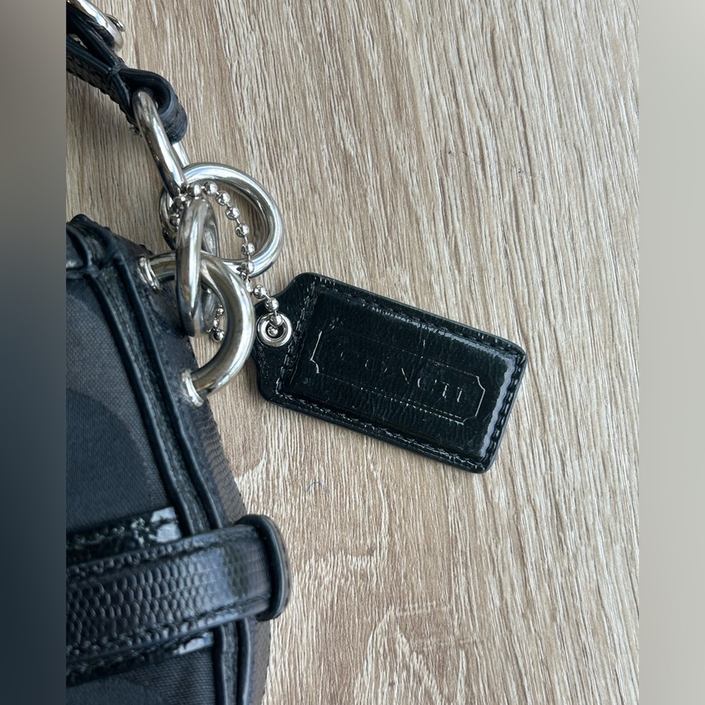 Coach Shoulder Bag - Picture 3 of 6